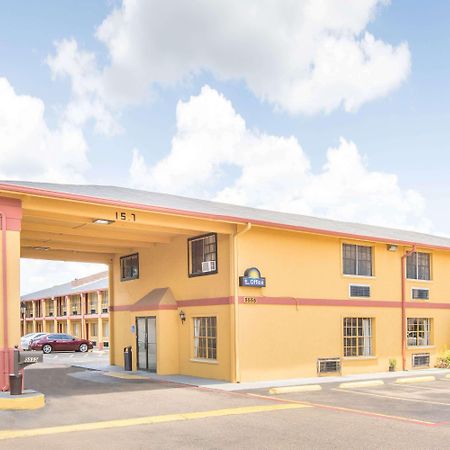 Days Inn & Suites By Wyndham Marshall Bagian luar foto